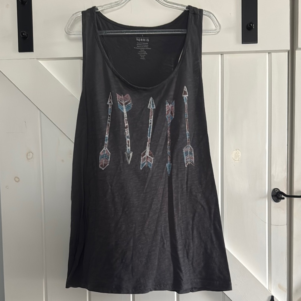 Torrid Black Sleeveless Tank Top Arrow Design Size 1